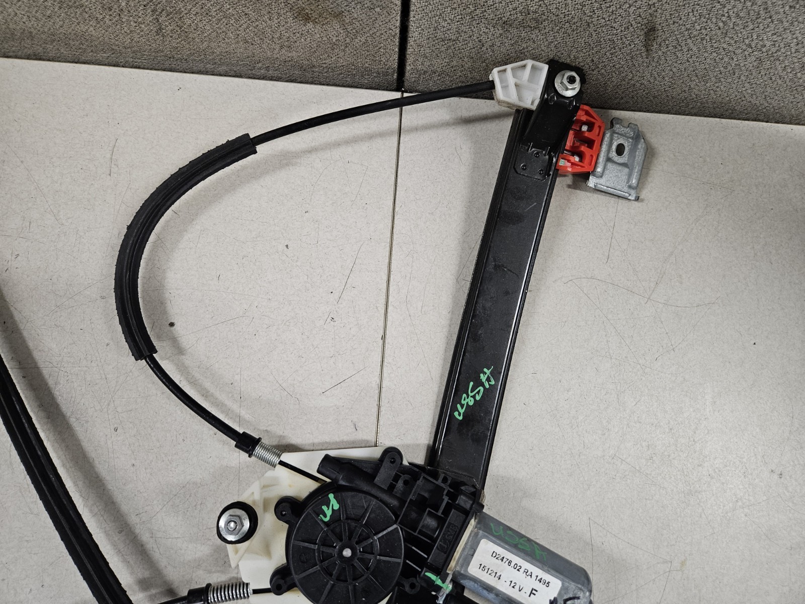 2003-2012 Maserati Quattroporte Front RH Passenger Window Motor Regulator Track