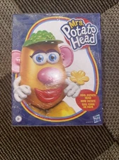 Hasbro Mrs. Potato Head Figure (E8180)