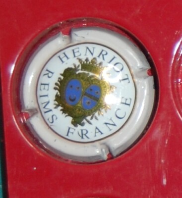1 Champagner Schnauzenschild Henriot ctr grau
