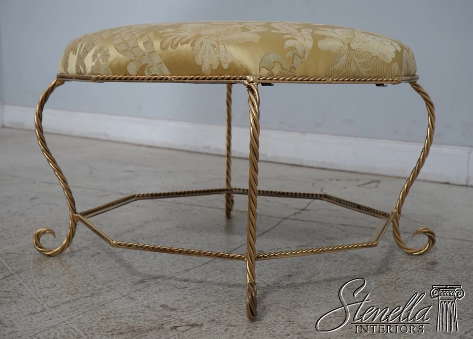 L66133EC: Otomana tapizada de hierro con cuerda con acabado dorado italiano Foto 2 de 4