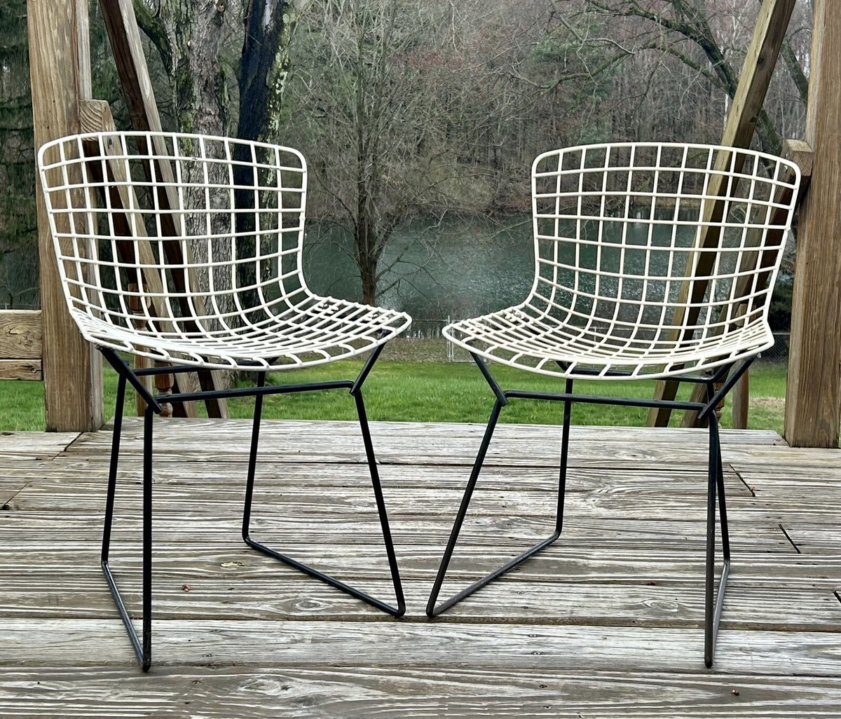 2 VTG MCM 1950S CHILDREN'S WIRE CHAIRS BY HARRY BERTOIA FOR 2 VTG MCM 1950S CHILDREN'S WIRE CHAIRS BY HARRY BERTOIA FOR