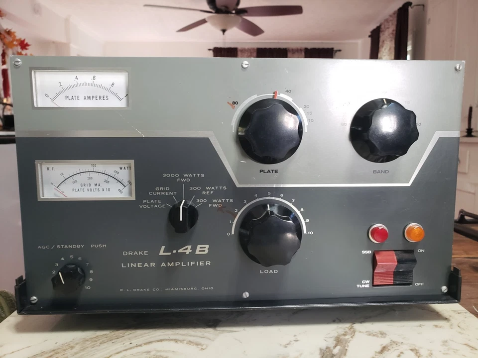 Drake L-4B линейный усилитель с источником питания L-4PS и новые запасные лампы б/у - Изображение 2 из 4