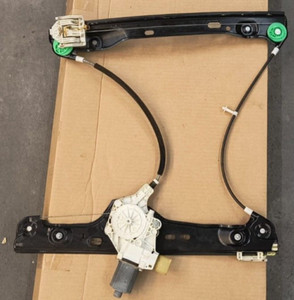 Fensterheber Motor + Gestänge vorne links 0130822226 BMW E91 E90 320D Touring