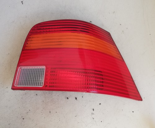 VW Golf 1,4 55kW BCA, 2003 Rückleuchte Rücklicht Rechts 37740719