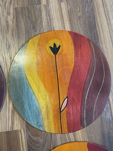 Kakadu handbemalte runde Tischsets aus Holz 14,75" 4er Set signiert von Reut Shahar - Bild 5 von 16