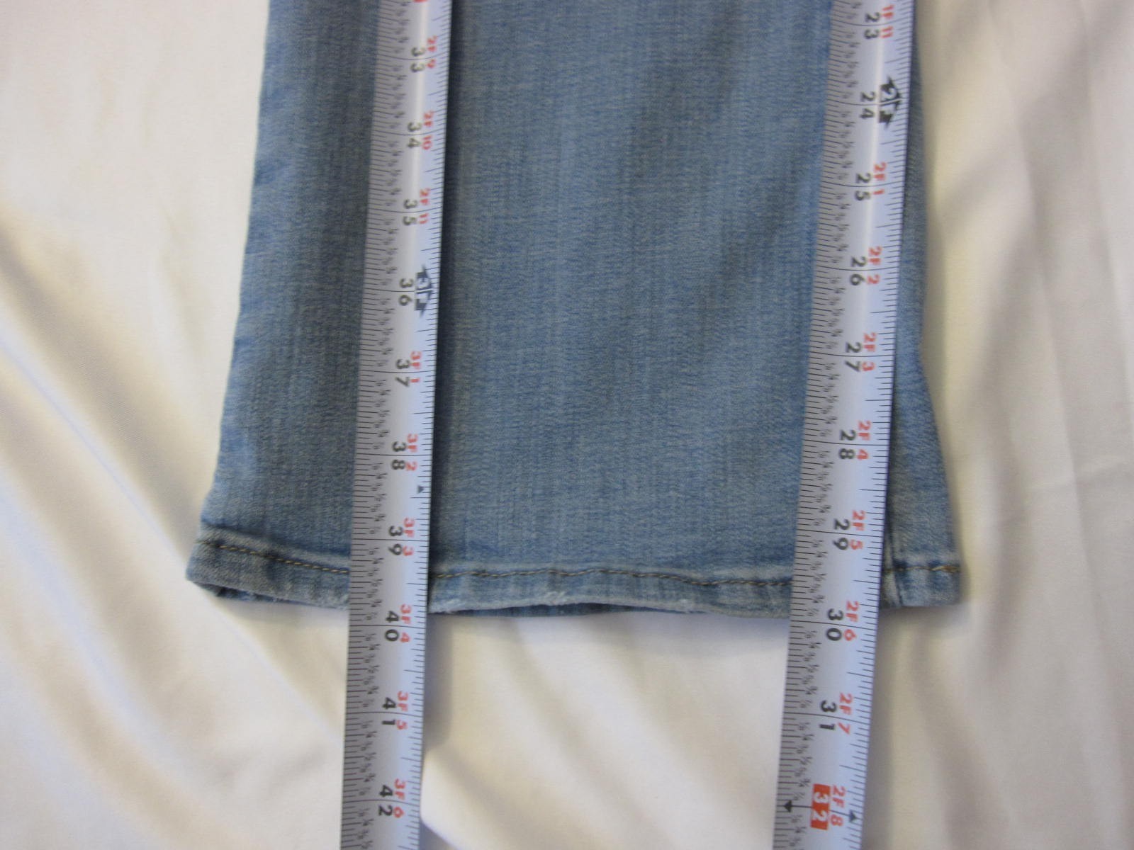 Levis Denim Jeans Classic Bootcut Wide Leg  Light Wash Women Sz W27xL30 (WP401) thumbnail 9