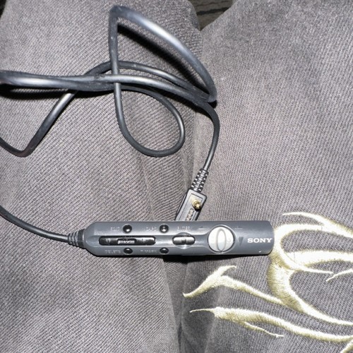 Sony RM-MZ4R Wired Inline Audio Player Remote Control w/ Clip, Gray
