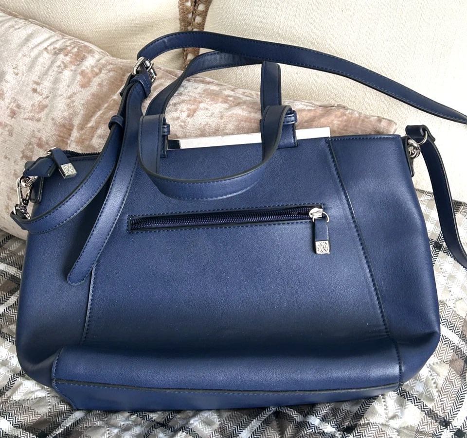 Cartera/bolso de hombro Christian Lacroix de cuero azul marino. Herrajes en tono plateado. Foto 2 de 4