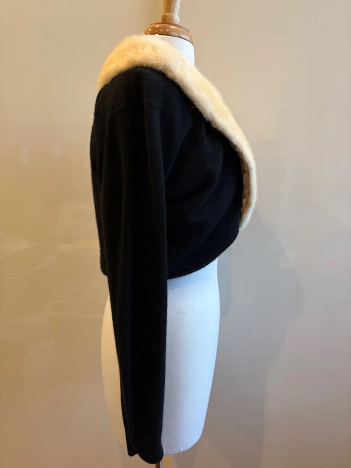 VTG Quality House 100% Cashmere Black Sweater W/ Detachable Cream Fur Collar SM - Image 4 of 4