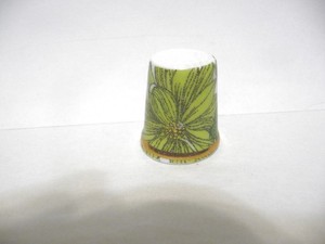 THIMBLE VINTAGE BONE CHINA ENGLAND  GREEN, BLUE & YELLOW FLOWERS W/LEAVES