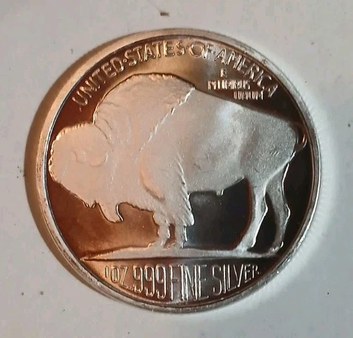 1 oz Silver Buffalo Round .999 Fine Silver  FCHQ5