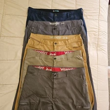 Wrangler ATG Pants Mens 42x30 Hiking Cargo All Terrain Gear Utility Outdoor Lee