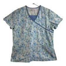 Scrubs by Nick And Sarah Scrub Top Medium Blue Flower Pattern Pockets A62