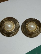 SHOE CLIPS gold tone with faux pearl Fluted Rim See Notes
