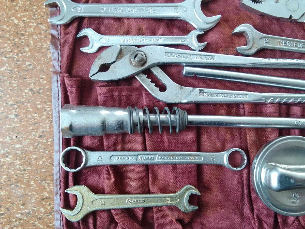 Mercedes Benz tool kit w108 w111 w107 sl w113 w116 w115 w123 w124