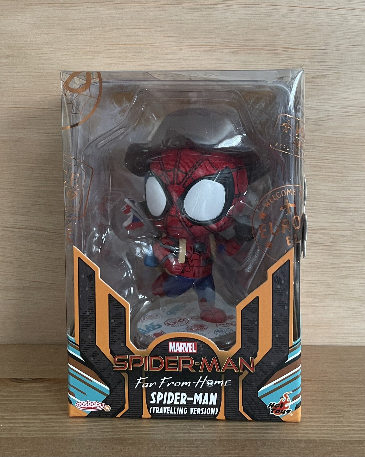 Travelling SPIDER-MAN Far From Home Version Figure Cosbaby Hot Toys Collectible