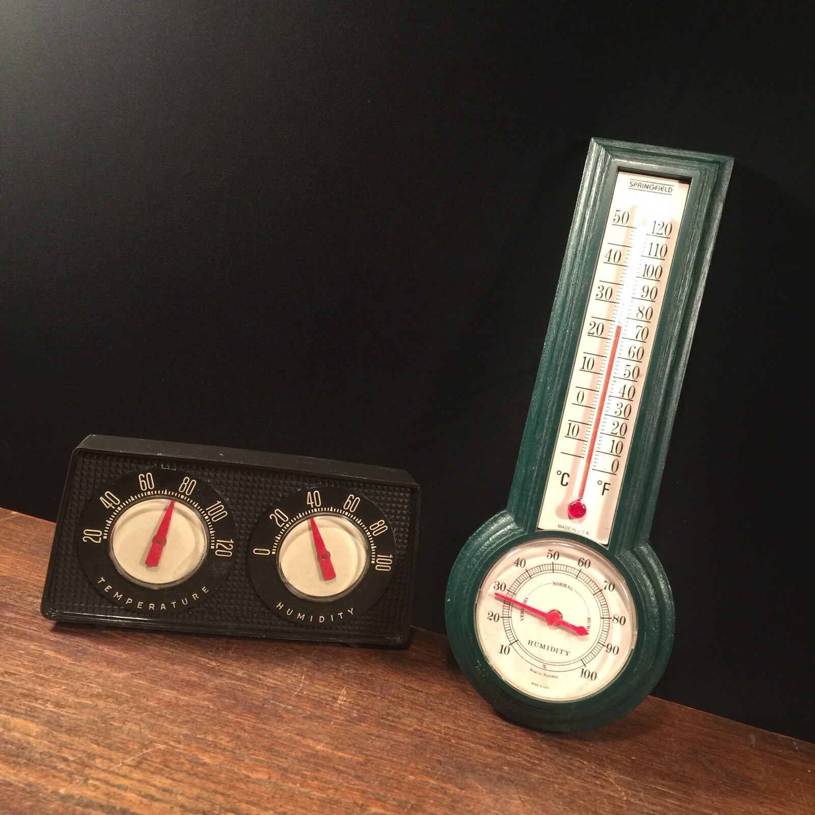 Vtg Thermometer Barometer Lot Challenge the lowest price 2 Humidity Temperature Plast Ranking TOP2 USA
