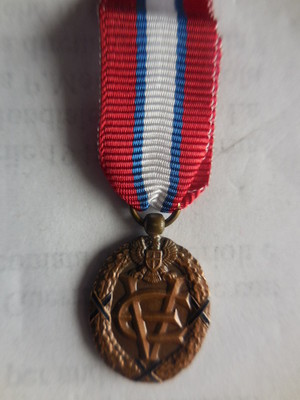 4) Médaille mignon distinction de l'aigle savoyard du mouvement monarchique