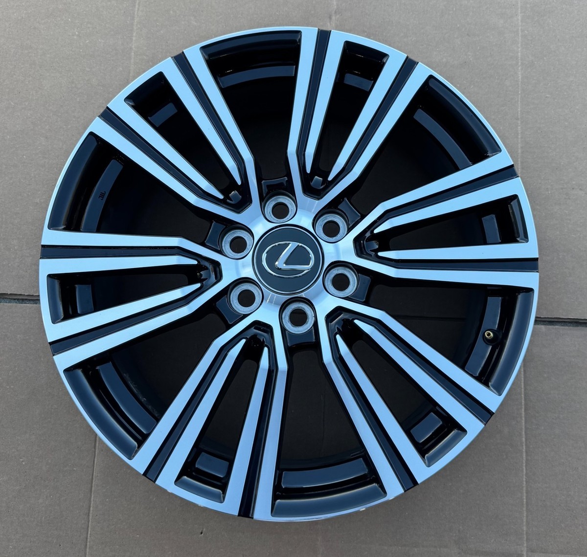 Lexus LX 600 ホイール純正【美品】 LEXUS 2022-2025 LX600 FACTORY OEM WHEEL 22