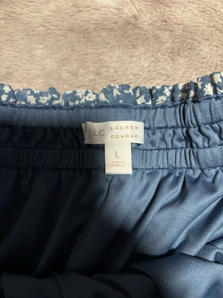 Minifalda LC Lauren Conrad Azul Marino FloralLC Lauren Conrad Talla: L Foto 3 de 3