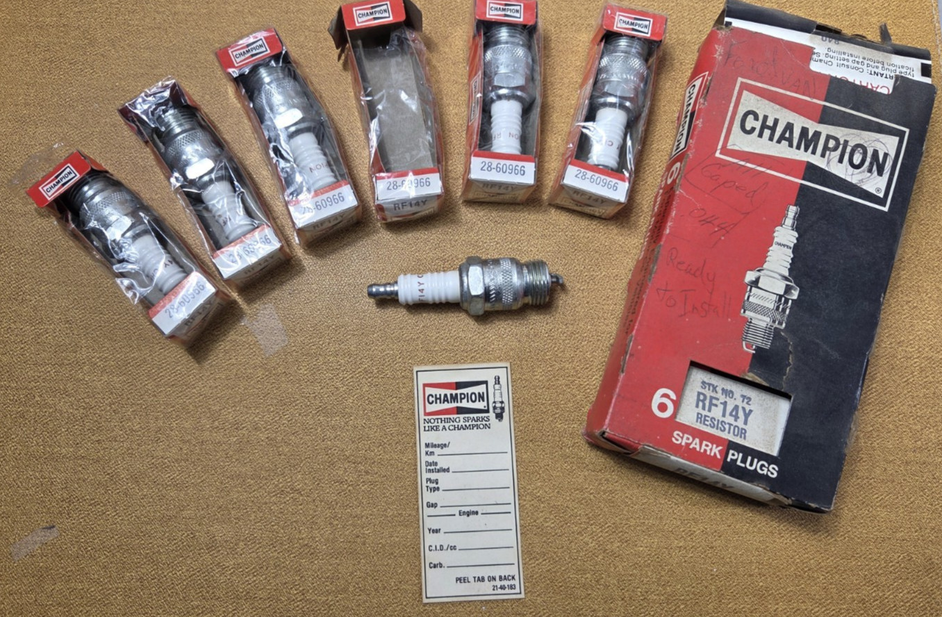 Champion  RF14YC Spark Plugs  NOS lot of 6 Vintage Circa 1980S for FORD