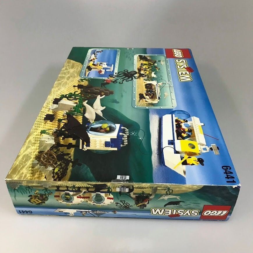 LEGO System: 6441 Divers Deep Reef Refuge Box with Half-Cut Seal