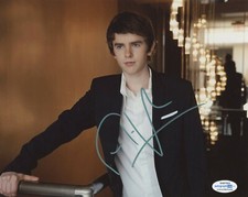 Freddie Highmore Good Doctor Autographed Signed 8x10 Photo ACOA