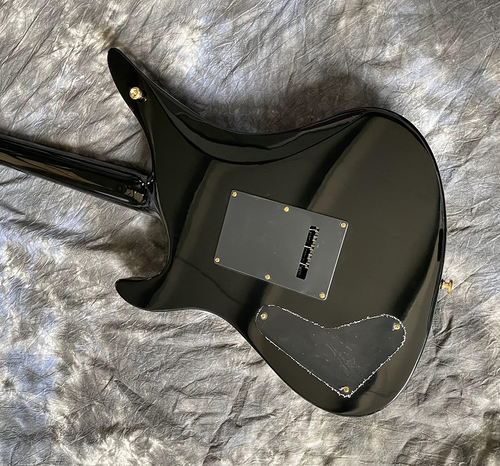 Guitarra Eléctrica Synyster A7X Jual Gates Rayas Negras Doradas Trémolo Puente H-H - Imagen 5 de 8
