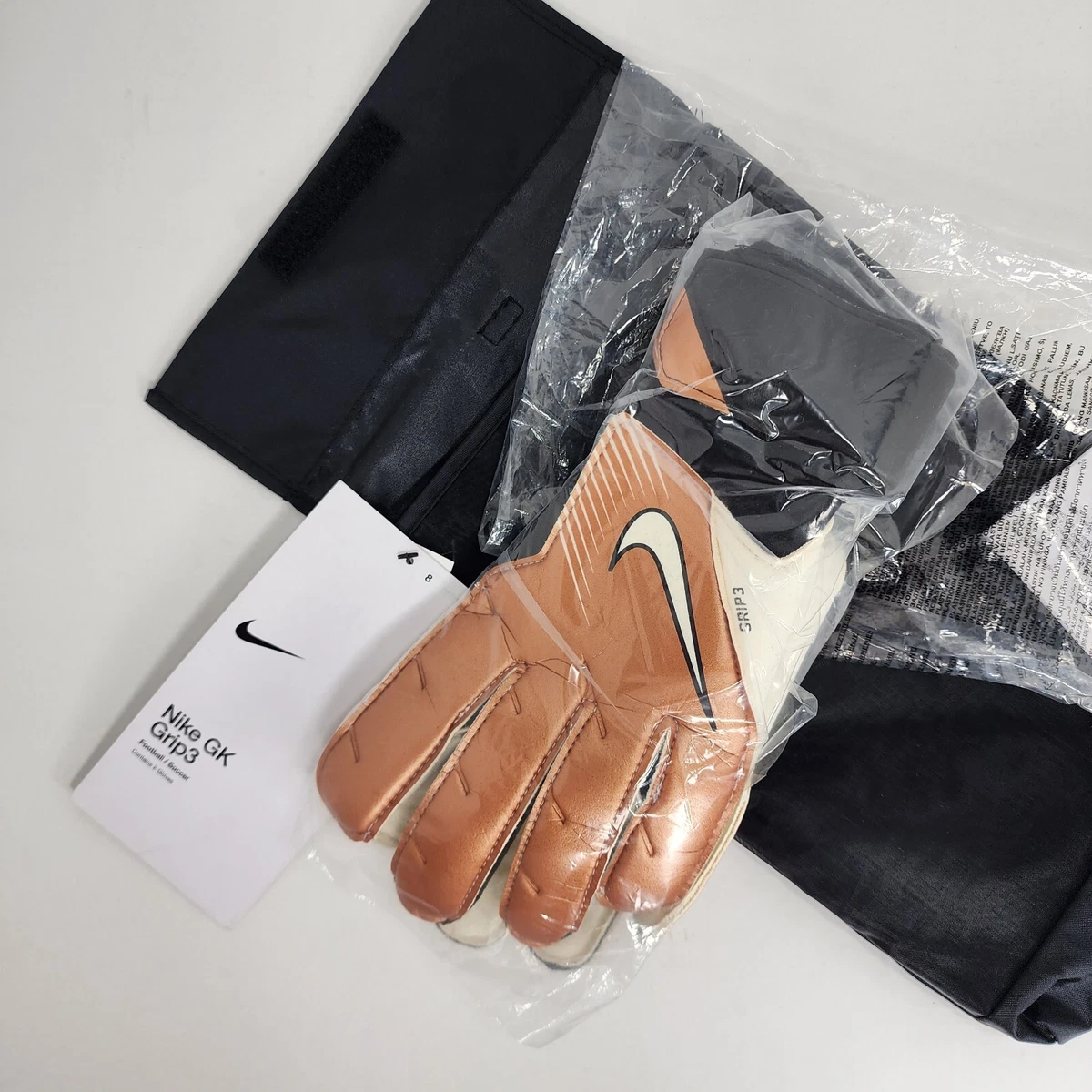 Nike top glove bag