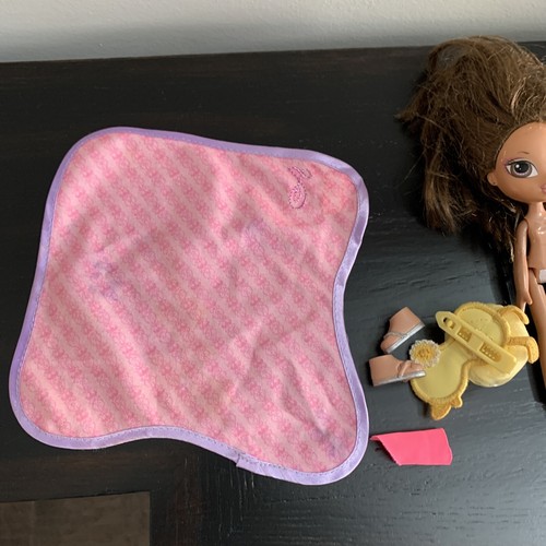 Muñeca corte de pelo BRATZ KIDZ YASMIN MGA 7" con pasador de pato amarillo F2 - Imagen 10 de 18