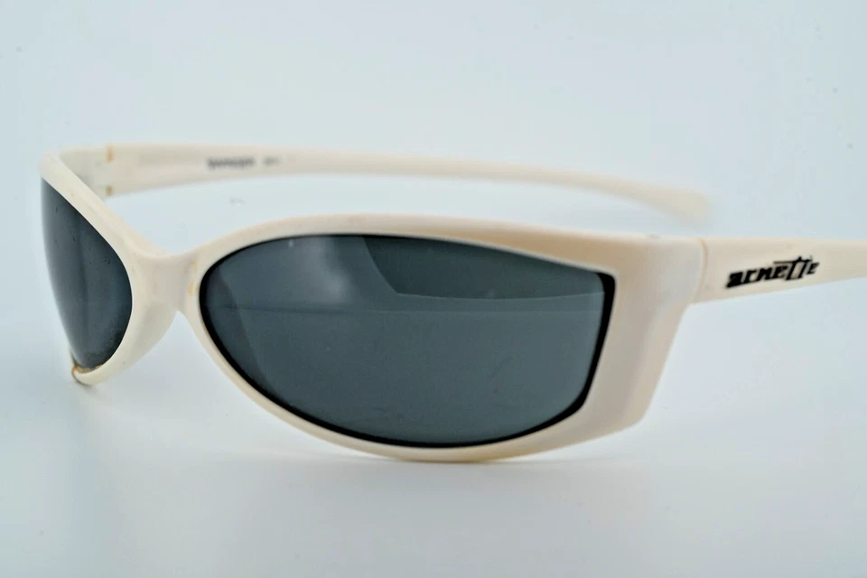 Подлинные солнцезащитные очки Arnette Swinger Megol с носовыми подушечками защита от ультрафиолета AN250 - Изображение 2 из 4