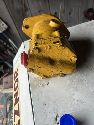 #ad Hydraulic Pump Looks New Was Capped In A Box $207.35