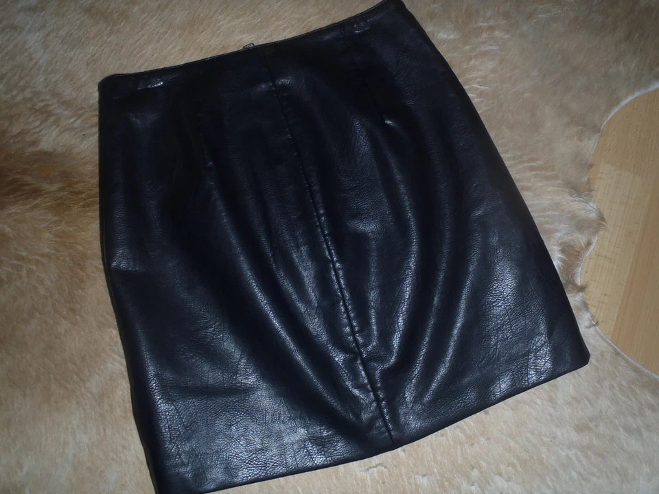 MyHailys Damen Rock Schwarz/Blumig  Gr.M  Leder ähnlich Secondhand ansehen!! - Bild 2 von 2