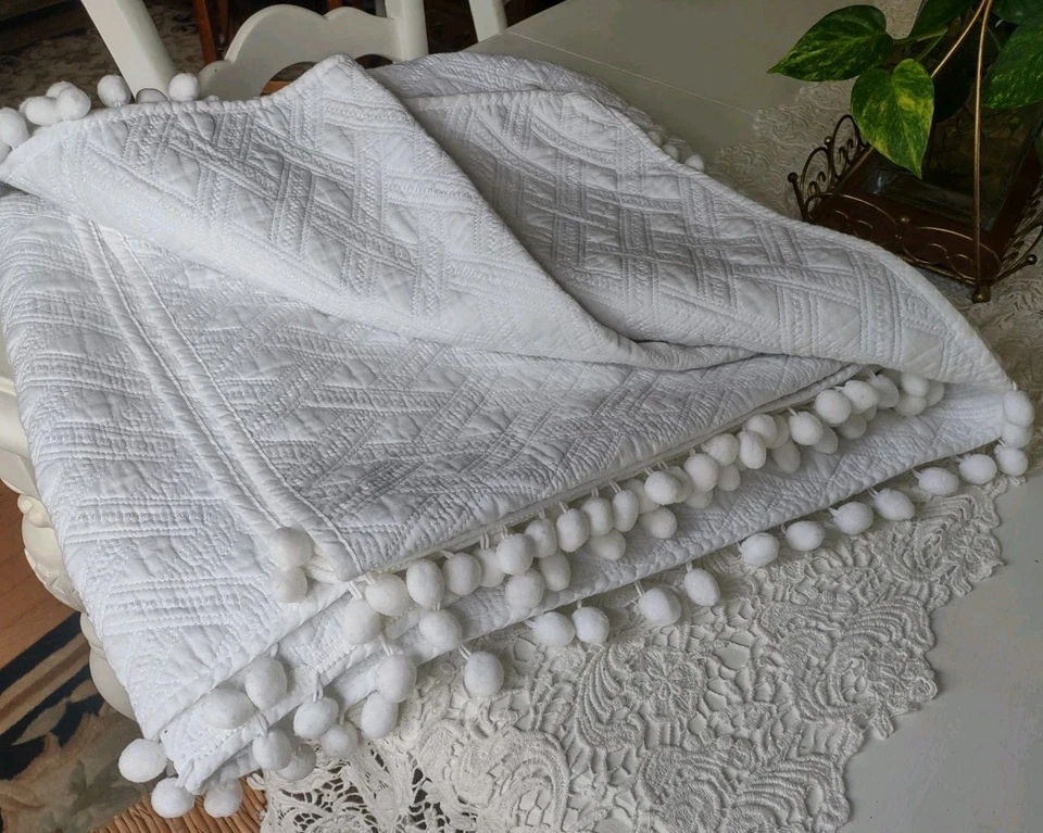 Cynthia Rowley 双尺寸被子 100% 棉球形球形白色 86"x68" — 第 4/4 张图片