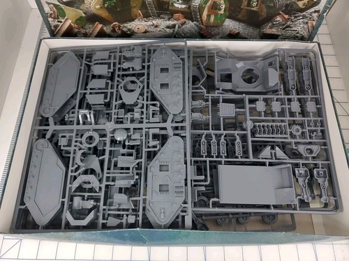 Warhammer 40k Games Workshop 40-92 IMPERIAL GUARD LEMAN RUSS SQUADRON new in box - Picture 5 of 7