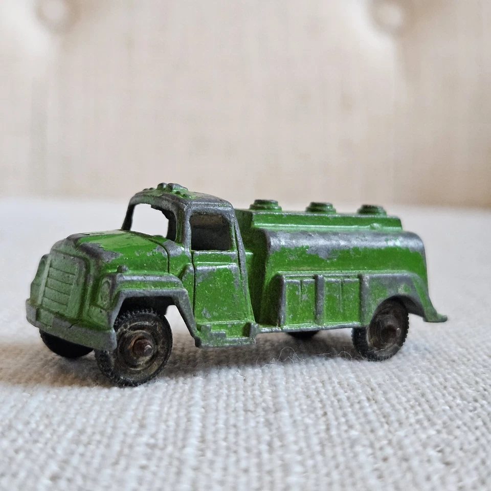 Vintage 1960 Tootsie Brinquedo Caminhão Tanque de Combustível Verde Tootsietoy - Imagem 3 de 4