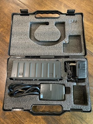 Samson VT3 Wireless Guitar Bass Transmitter VH3TD Receiver power supply w Case