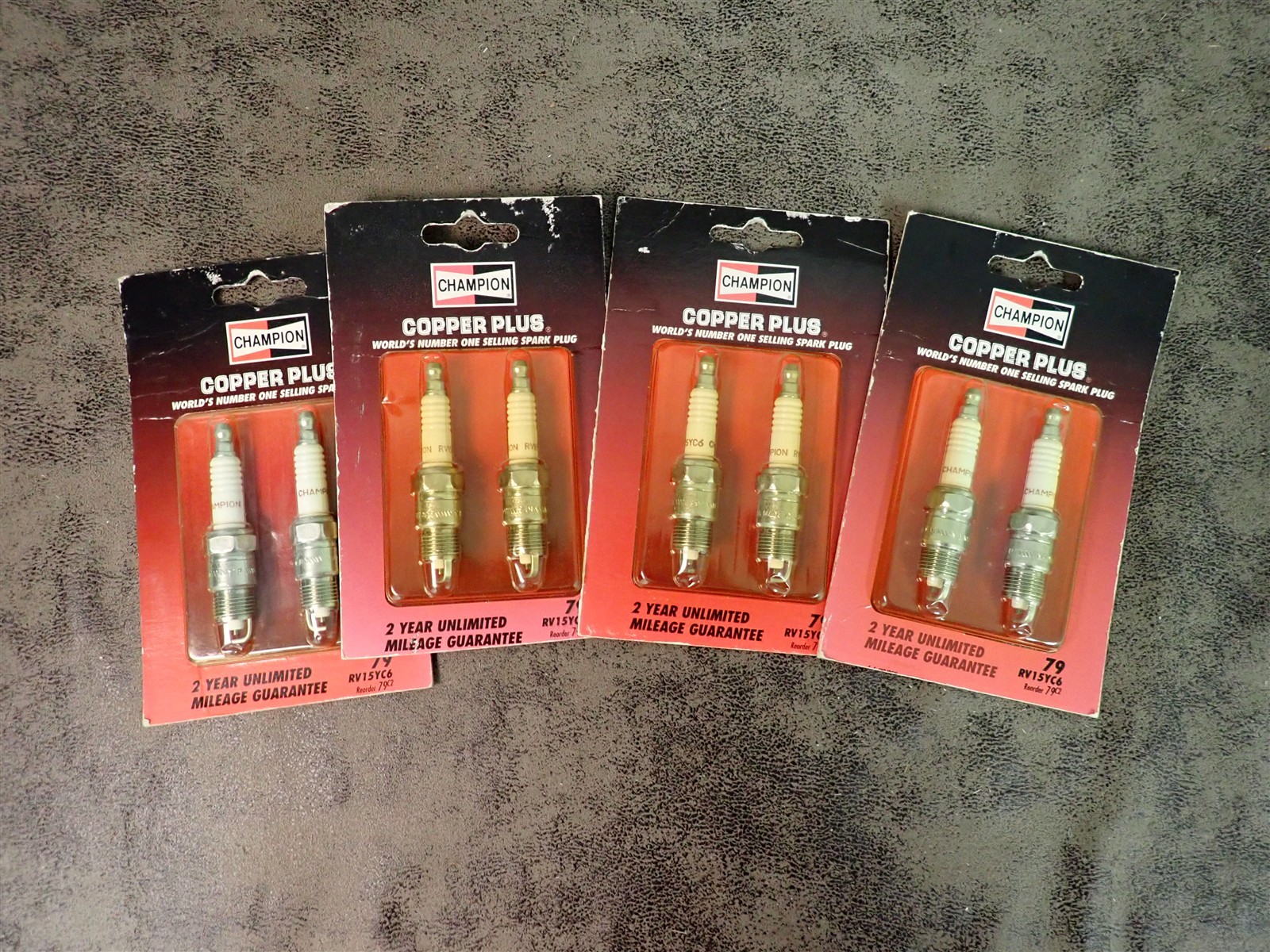 Set of 8 NEW Champion 79 RV15YC6 Copper Plus Spark Plugs BN415