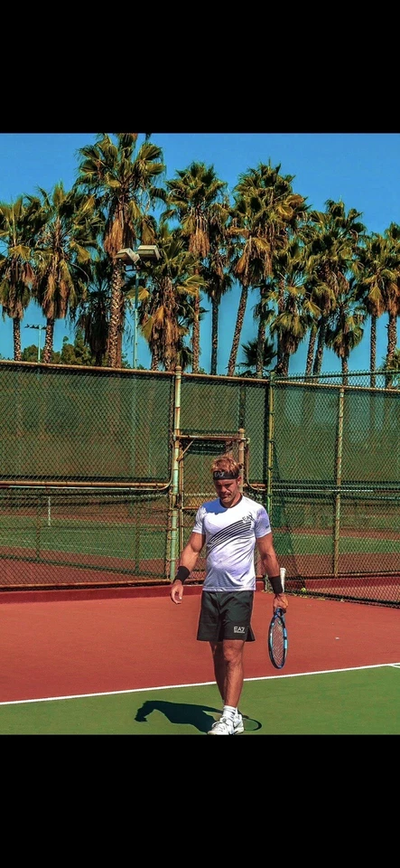 Camisa y pantalones cortos de tenis para hombre Emporio Armani Ea 7 Foto 3 de 4