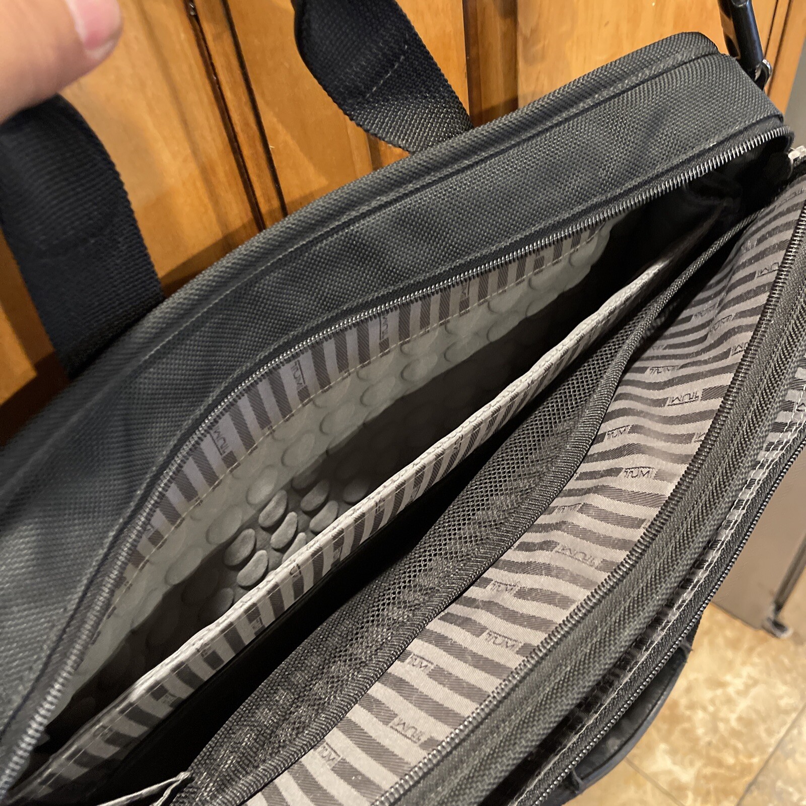 TUMI Slim Black Ballistic Nylon Laptop Bag Business B… Gem