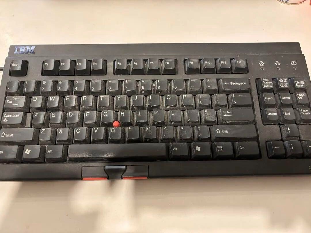 IBM RT3200 B01 Space Saver II PS/2 Keyboard/TrackPoint Full