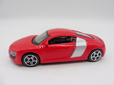 1:43  Bburago  -  Audi R8  /  unbespielt