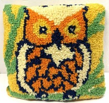 Vintage Owl Latch Hook Pillow Throw Accent 14  x 14  