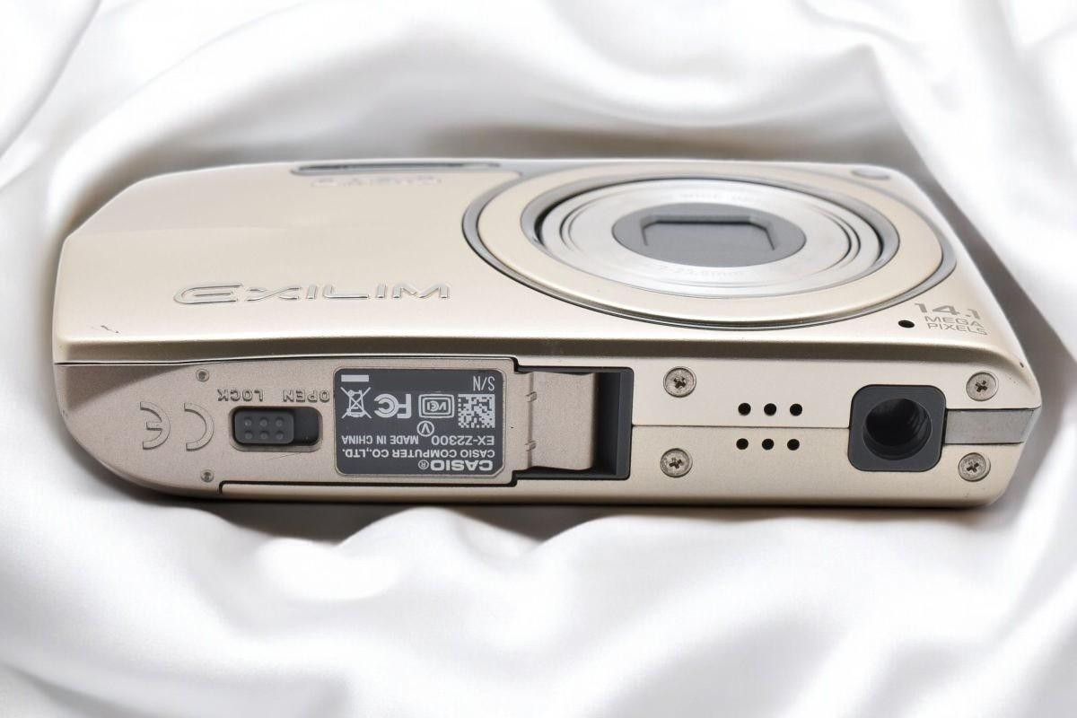 CASIO EX-Z2300 ゴールド ❶　【動作確認済】 Casio EXILIM EXILIM EX-Z2300 14.5 MP Digital Camera - Gold for