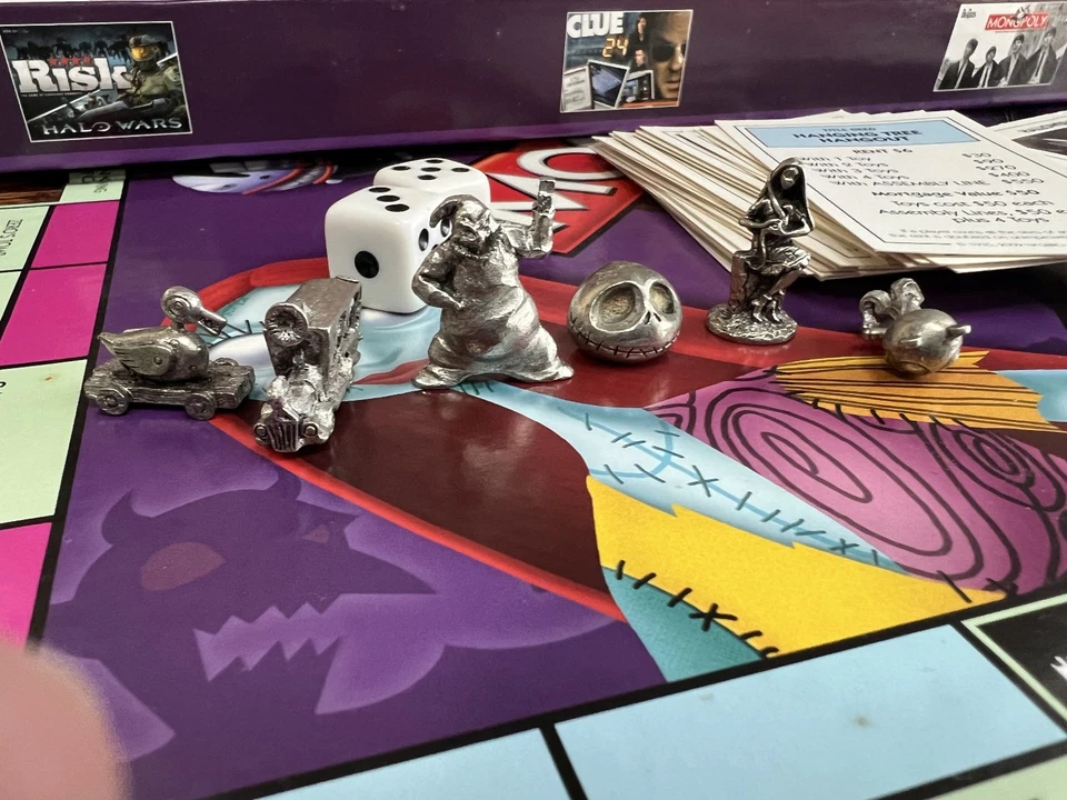 Monopoly Tim Burton's The Nightmare Before Christmas Collector's Edition - Image 2 of 4