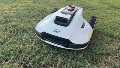 Mammotion YUKA 2000 Robot Lawn Mower 0.5Acre 50%Slope Cutting 1.2-4inch. Used