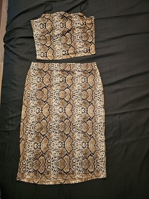 Snake Print Mesh Skirt Set Size LG New Without Tags Very Light Weight