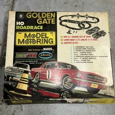 Aurora Model Motoring Golden Gate HO TJET Slot Car Set - Vintage 1966 - tested 