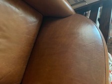 canape club en cuir convertible couleur cognac très bon état. 