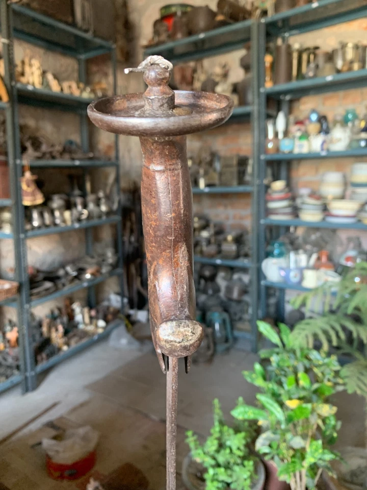 Espada antigua de hierro forjado a mano de principios del siglo XIX período mogol Talwar coleccionable Foto 4 de 4